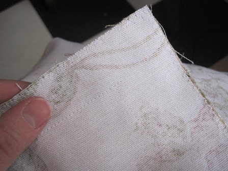 DIY: Square cushion corners - Confessions by Shari Zook